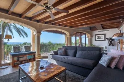 Great villa with pool and garage — photo 2
