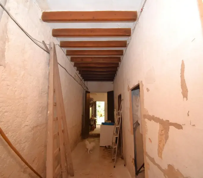 Village house to renovate with many possibilities in Muro — photo 4