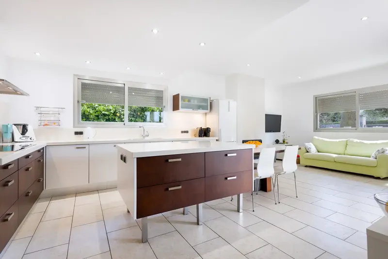 This modern detached house in Marratxí offers an exceptional blend of contemporary comfort, generous living space, and a great environment — photo 12