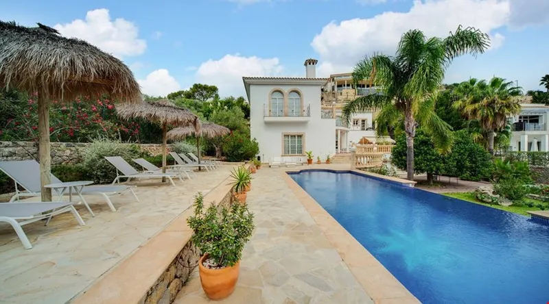 Contemporary six-bedroom villa with mountain backdrop for sale in Son Vida — photo 1