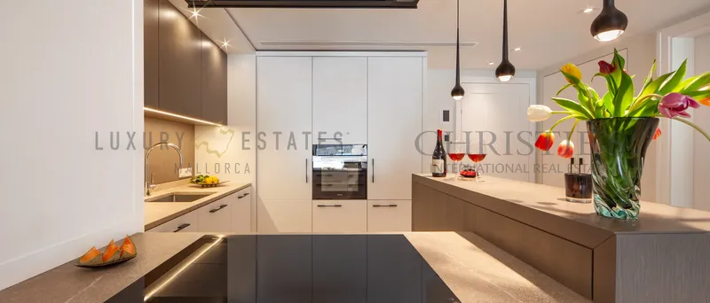 Modern apartment in the center of Puerto de Andratx with harbor views and a communal pool — photo 4