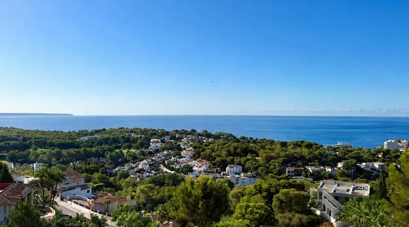 Contemporary five-bedroom villa for sale with panoramic sea views in Bendinat — photo 11