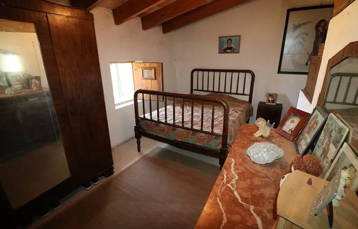 Impressive estate with water pond and sea view — photo 10