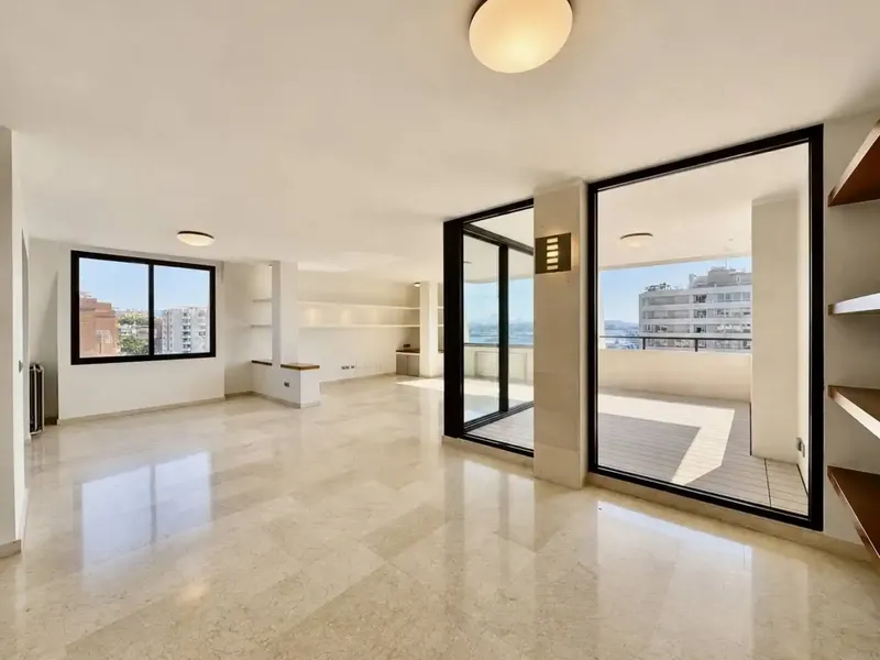 Not every day does a penthouse appear from which the port of Palma becomes the landscape of every sunrise and every sunset. — photo 7