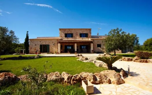 Finca in Es Llombards – with ETV license and 14,100 m² plot — photo 2