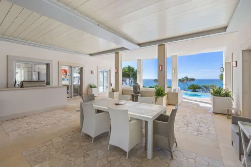 Puerto Andratx, Pure sea views in Port Andratx – frontline villa with heated pool — photo 12