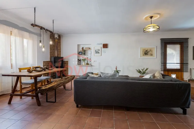 With Habitability Certificate | Attention nature lovers, this is a beautiful country house of 301 m² built — photo 4