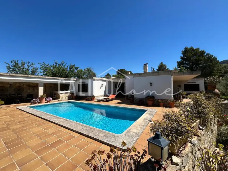Exclusive! Urban estate for sale in Calvià, free, with single-family home and pool, in a quiet and natural environment. — photo 1