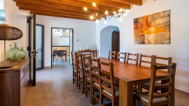 Seasonal rental or maximum one year. Charming rustic finca for rent between Santanyí and Cas Concos. This beautiful brand-new finca has been — photo 8