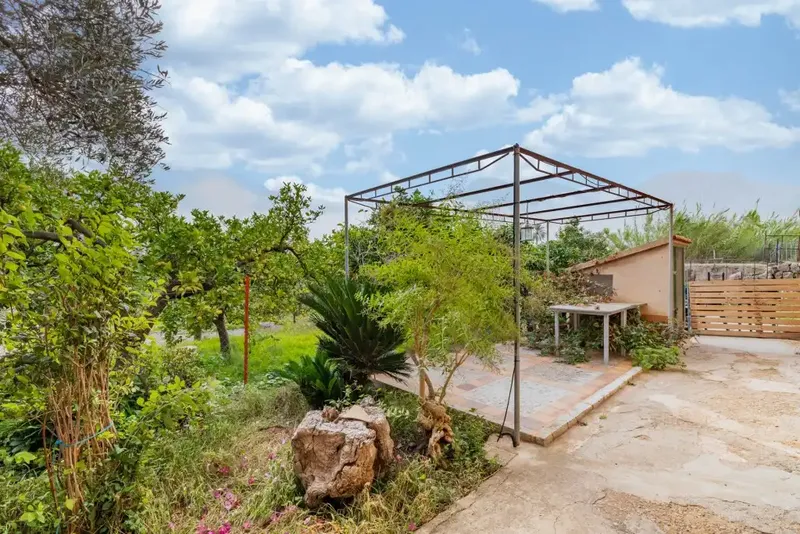 Discover a charming property with infinite potential nestled in the heart of La Sierra, an exclusive area offering a retreat — photo 6