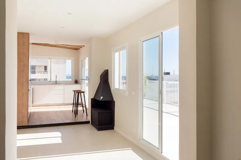 Renovated penthouse with large terrace and sea views in Santa Catalina — photo 7