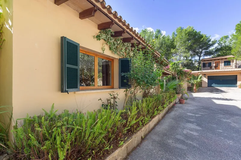 Mediterranean estate with guest casita directly on the golf course — photo 12