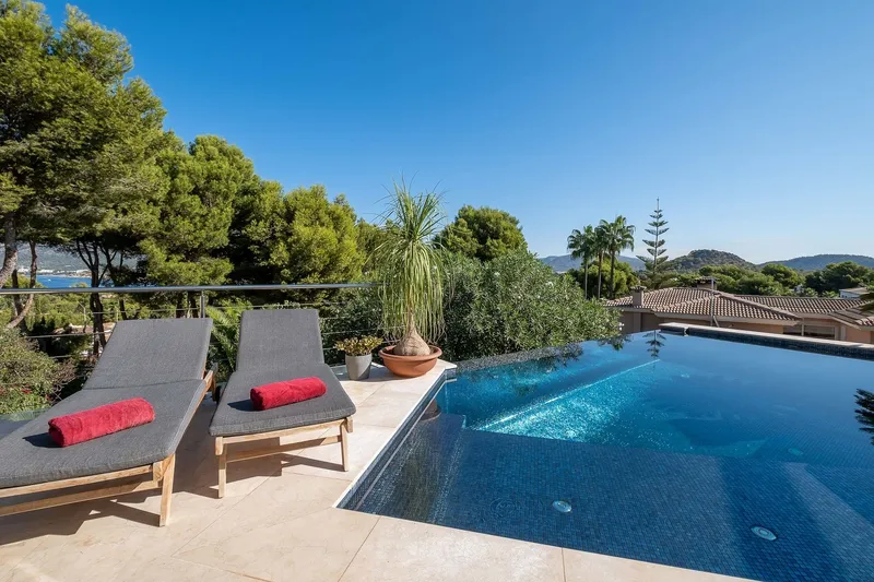 Modern luxury villa in a quiet location in Nova Santa Ponsa — photo 1