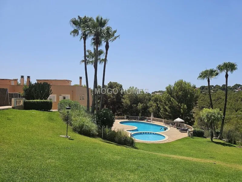 Terraced house for sale in Calle de Mònaco — photo 1