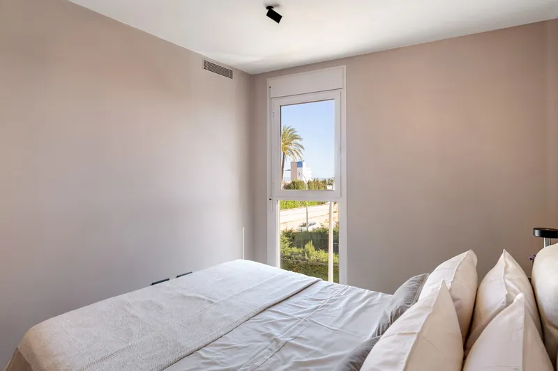 Design penthouse with private terrace and panoramic views in Bonanova — photo 11