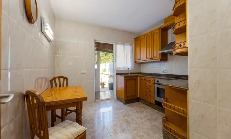 Ground floor with large terrace and communal pool — photo 5