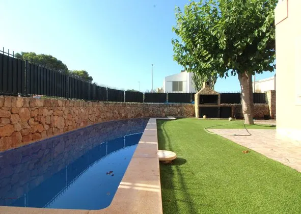 Semi-detached house in Calle de la Falzia, Maioris-Puig de Ros, Llucmajor — photo 1