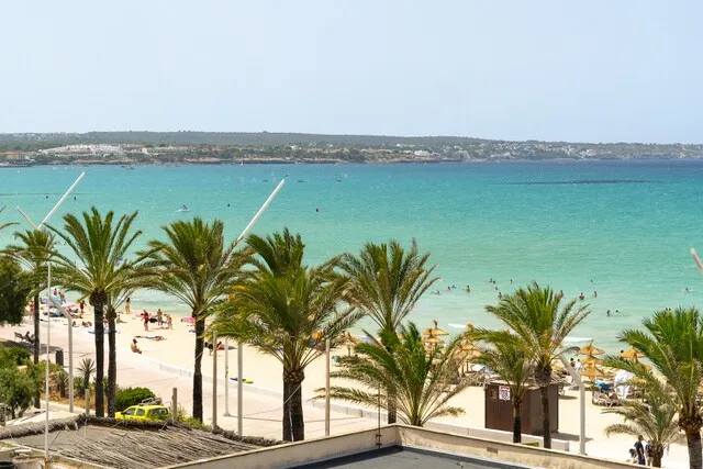Duplex penthouse with rooftop pool for sale in Playa de Palma, Mallorca — photo 2