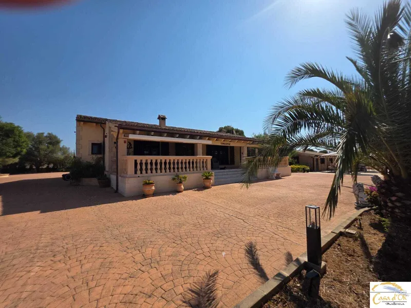 Mallorcan finca with pool, guesthouse and Mediterranean garden in S’Illot — photo 2