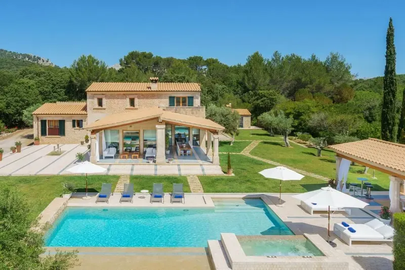 IMPRESSIVE LUXURY VILLA IN POLLENÇA — photo 1
