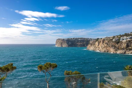 Puerto Andratx, pure sea views in Port Andratx – frontline villa with heated pool — photo 2