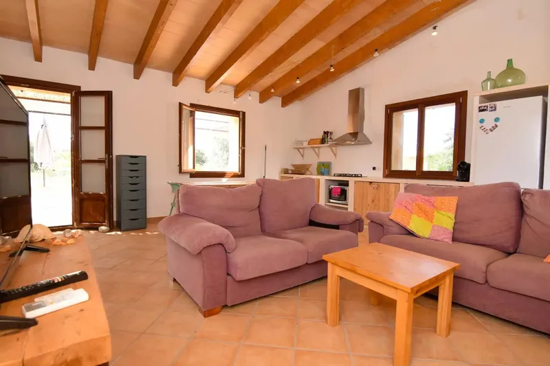 Available from October 2026 to May 2027 (both months included), this charming country house is located just 10 minutes from the center — photo 6