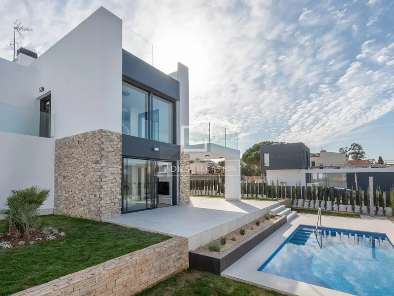 369m² house / villa with 271m² garden for sale in Artà — photo 1