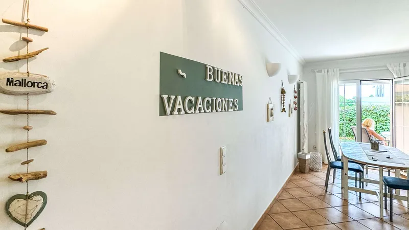 Sunny apartment with garden and separate studio near the beach — photo 8