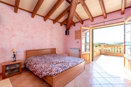 Lloret de Vistalegre, spacious finca in traditional style — photo 11