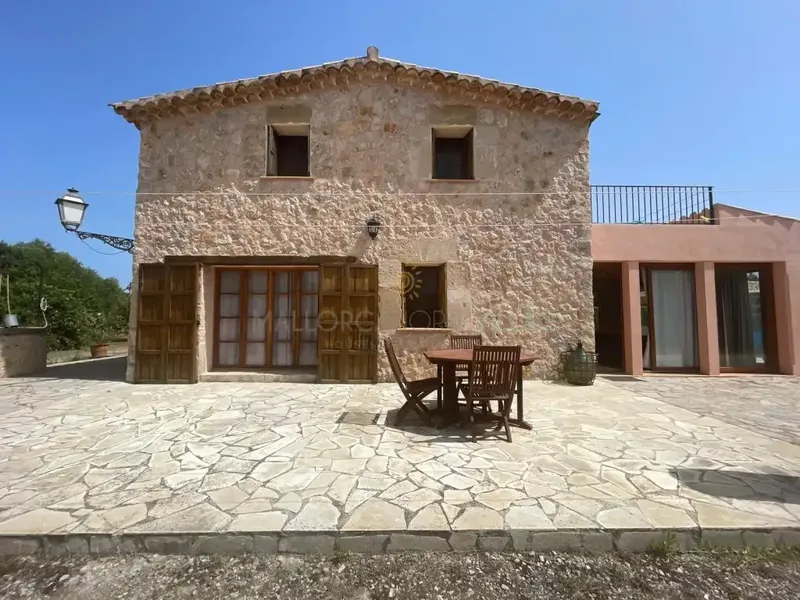 Charming Mallorcan-style house for rent on a large plot of approx. 18,500 m² in a privileged natural setting — photo 4