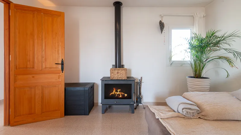 Partly renovated country house in Ses Salines, with absolute privacy, distant views & close to the beach — photo 6