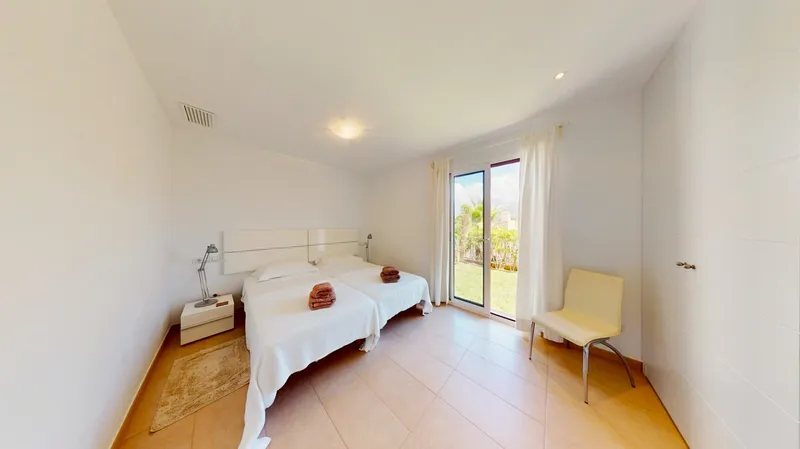 Quiet detached house with sea views — photo 9