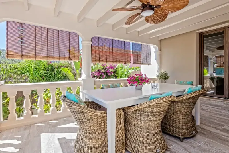 This beautiful villa, now for sale in Palmanova, perfectly combines timeless colonial charm with modern luxury. Originally built — photo 2