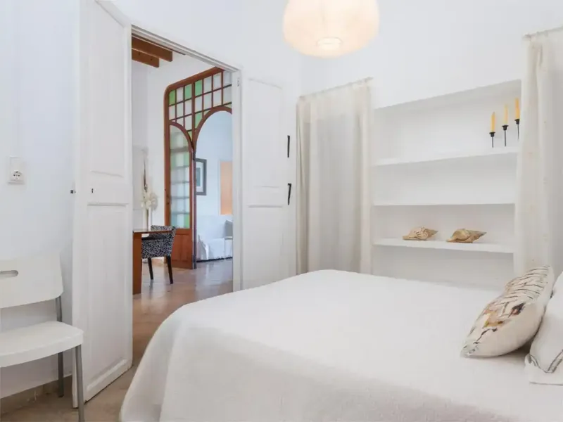 Excelente propiedad en primera línea en Can Picafort. Casa tradicional mallorquina que consta de tres apartamentos distribuidos en dos plant — photo 11