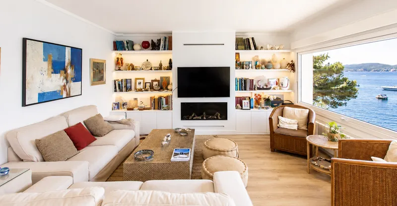 Renovated apartment on the seafront in Santa Ponsa — photo 9