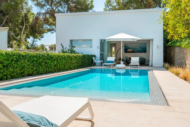 Stylish villa for sale close to the beach in Cala Vinyes, Southwest Mallorca — photo 1
