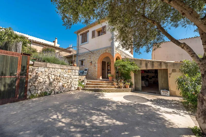 Charming village house with private pool in Galilea — photo 1