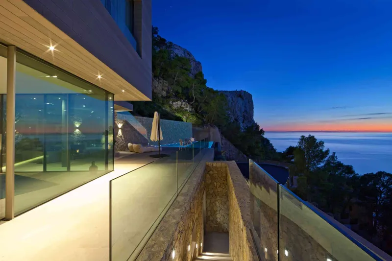 Modern villa with breathtaking sea views in Port d'Andratx — photo 11