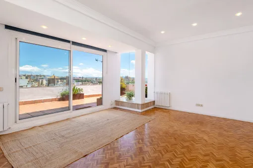 Son Armadams, exclusive penthouse with spacious L-shaped terrace and views over Palma, the harbour and the cathedral — photo 6