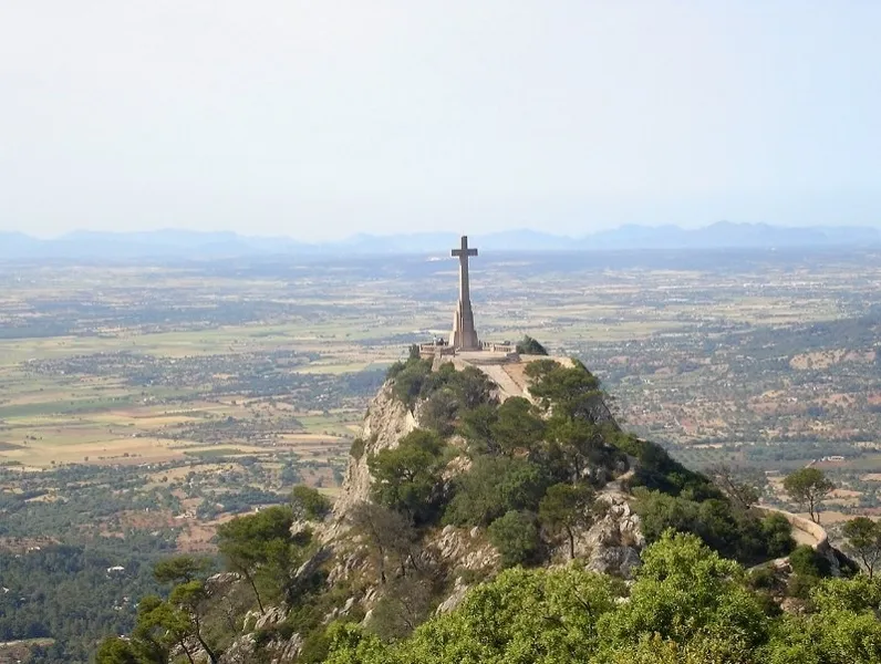 Characteristic Mallorcan finca with grand views in Felanitx — photo 4
