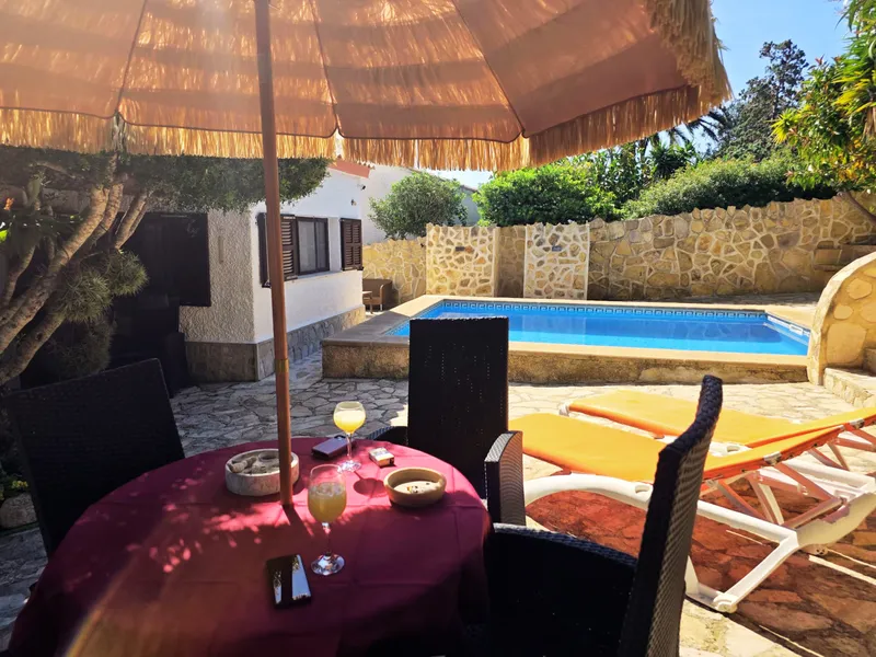 Mediterranean house with pool and sea access — photo 12