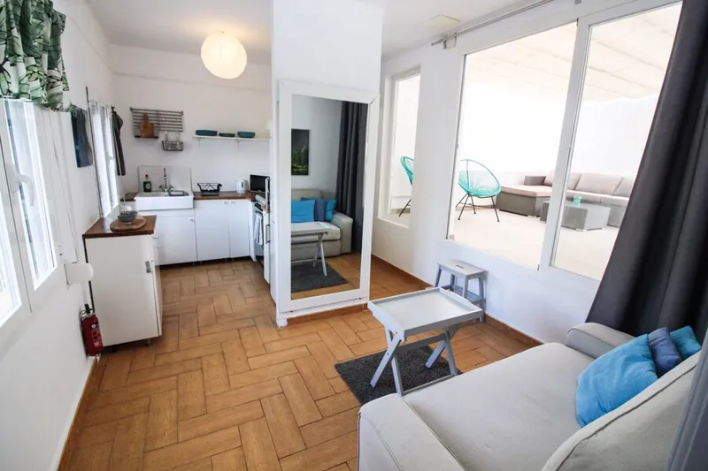 Recently Refurbished Bright, Two Bedroom Apartment with Large Terrace in Santa Catalina — photo 2