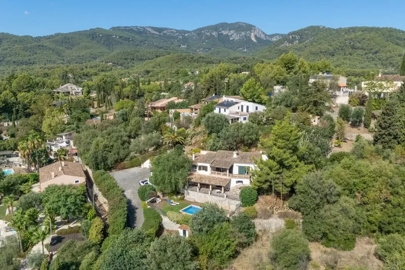 Esta casa de campo tradicional de estilo mallorquín combina un encanto auténtico, amplios espacios y una ubicación tranquila en Establiments — photo 11