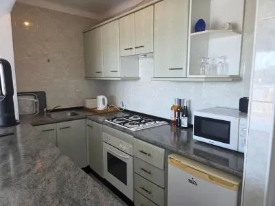 Apartment in Calvià (Santa Ponça) with 51 m² built surface, 1 room, 1 bathroom, 50 m to the sea — photo 6