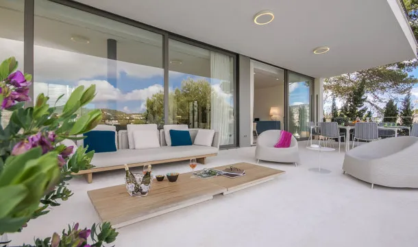 Seafront villa with private sea access in Camp de Mar — photo 10