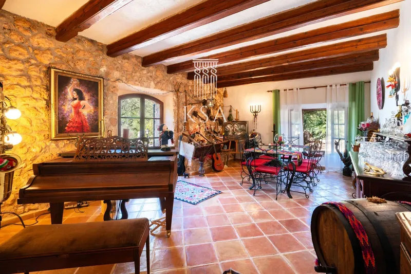 Rustic Estate — photo 3