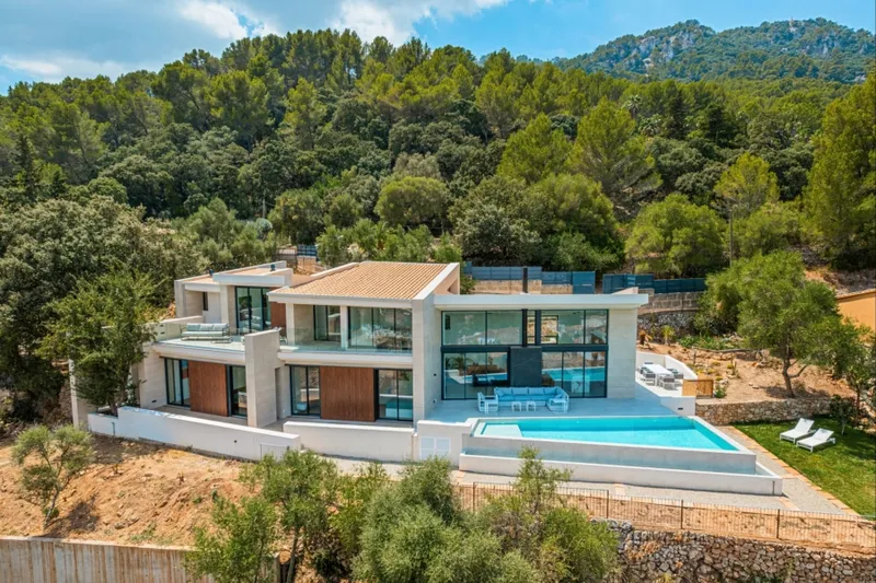 Timeless Designer Villa with Infinity Pool and Panoramic Views of the UNESCO World Heritage Serra de Tramuntana — photo 2