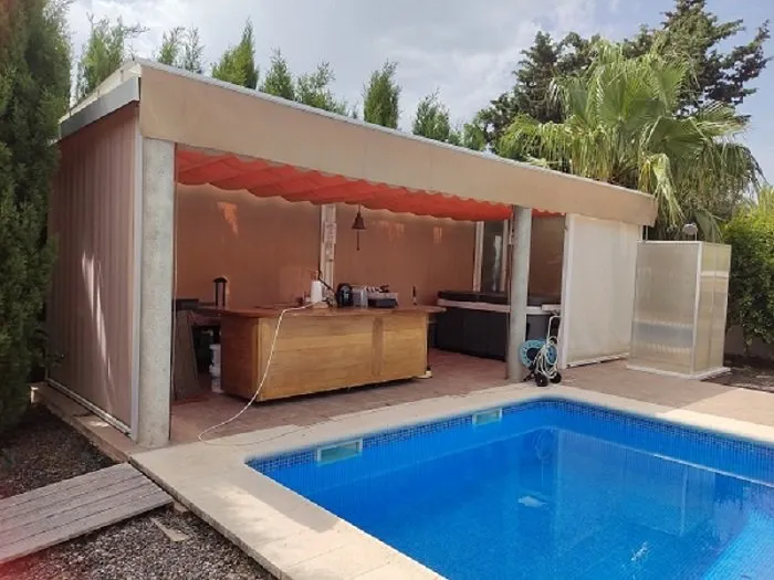 Detached house with garden and pool — photo 5