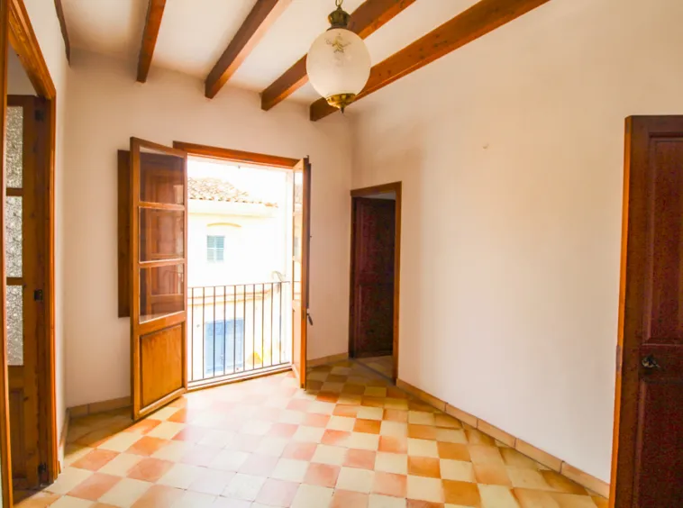 Ref.2451C – S´Arraco – Village house in central location with charming courtyard — photo 8