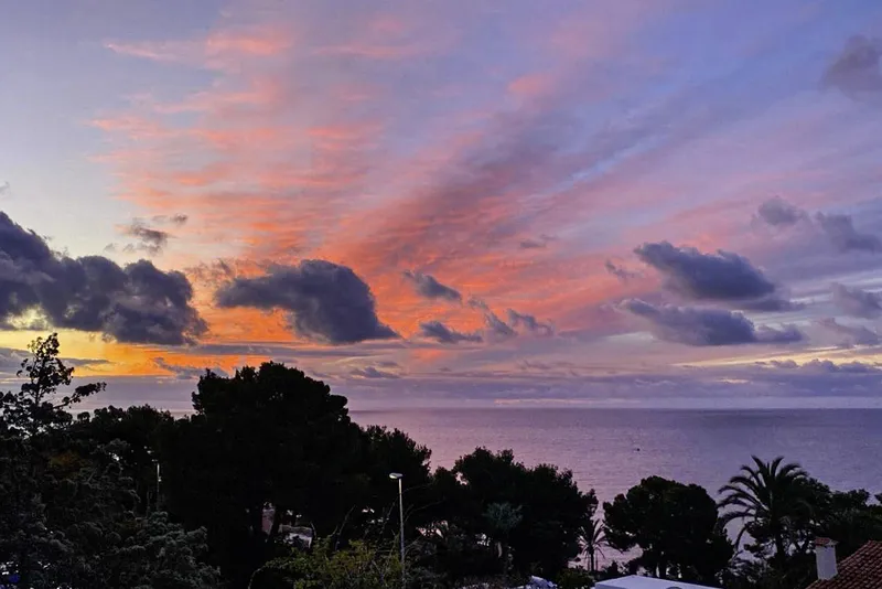Exclusive villa with pool, guest apartment, wellness area and spectacular sea views — photo 8